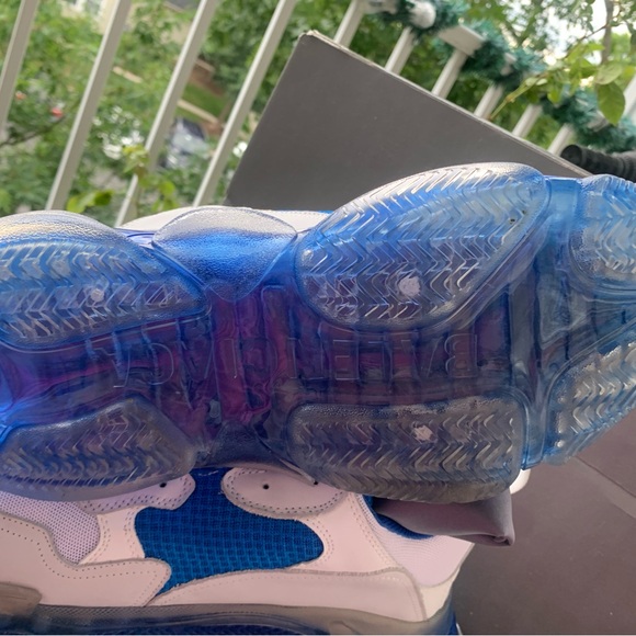 🎊$300 Balenciaga Sneaker - Picture 9 of 14